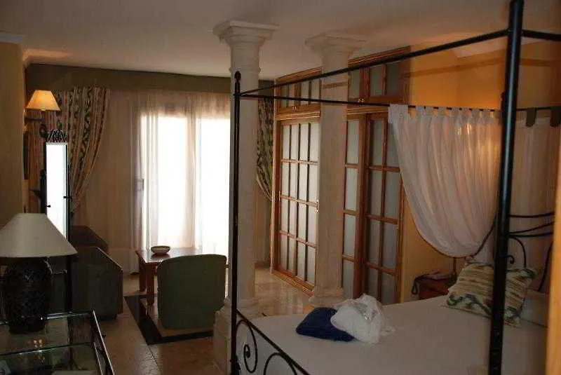 Hotel Petit Cala Fornells Peguera